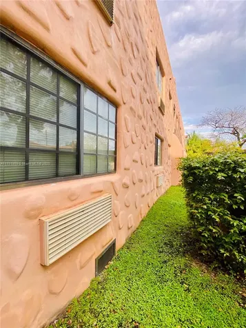 200 Azure Way Miami Springs FL 33166