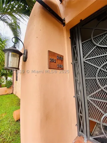 200 Azure Way Miami Springs FL 33166