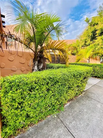 200 Azure Way Miami Springs FL 33166