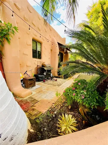 200 Azure Way Miami Springs FL 33166