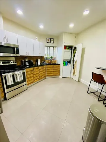 200 Azure Way Miami Springs FL 33166