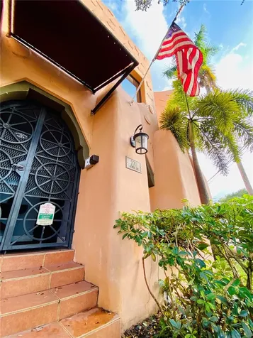 200 Azure Way Miami Springs FL 33166
