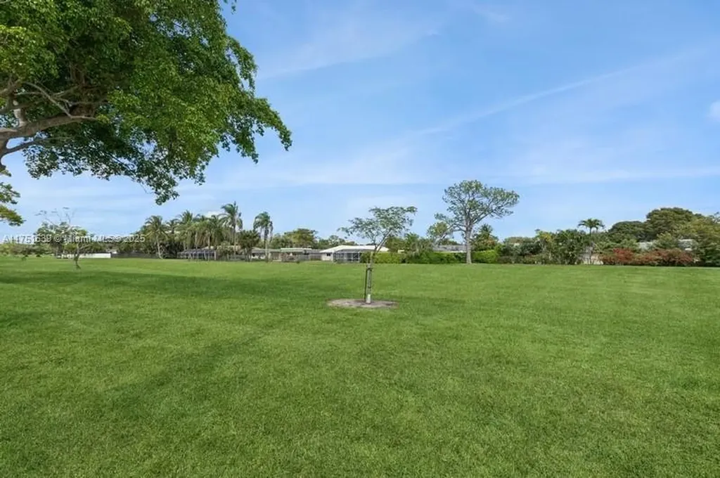 3925 N Arelia Drive N Delray Beach FL 33445