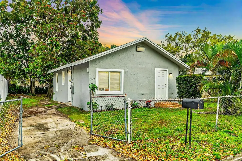 2828 NW 7th Street Fort Lauderdale FL 33311