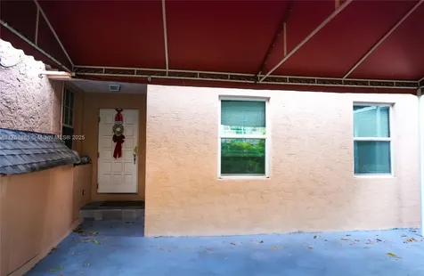 1560 NW 25th Avenue Miami FL 33125