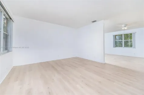 934 Bluewood Terrace Weston FL 33327