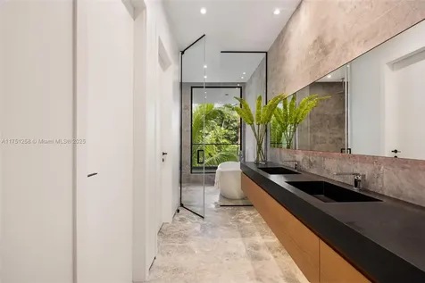 7425 SW 56th Avenue Miami FL 33143