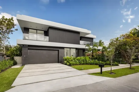 7425 SW 56th Avenue Miami FL 33143