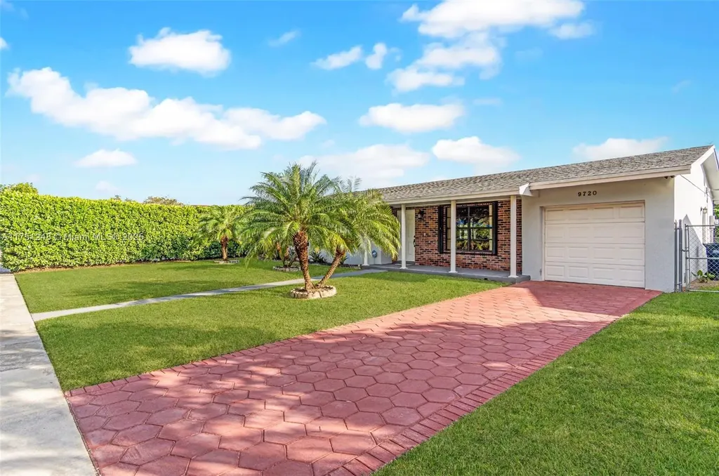 9720 SW 185th Terrace Cutler Bay FL 33157