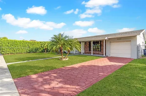9720 SW 185th Terrace Cutler Bay FL 33157