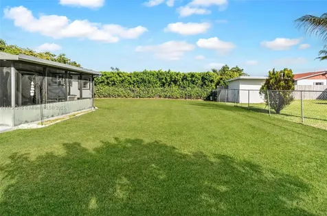 9720 SW 185th Terrace Cutler Bay FL 33157