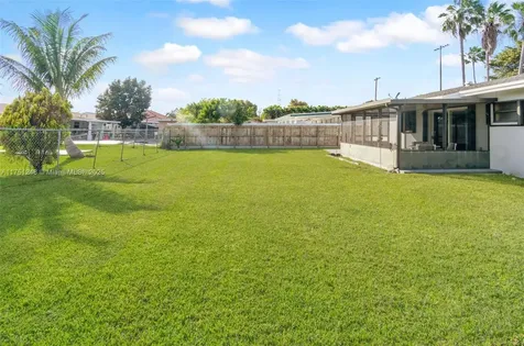 9720 SW 185th Terrace Cutler Bay FL 33157