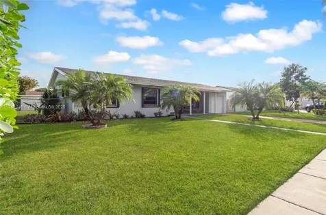 9720 SW 185th Terrace Cutler Bay FL 33157