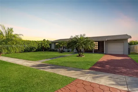 9720 SW 185th Terrace Cutler Bay FL 33157