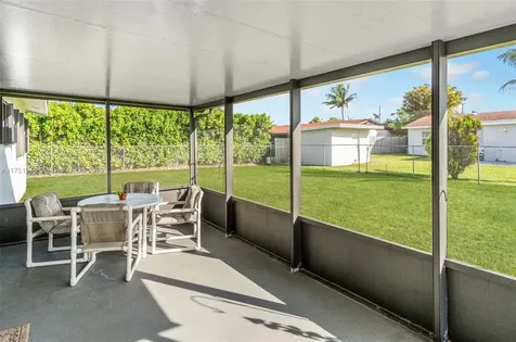 9720 SW 185th Terrace Cutler Bay FL 33157