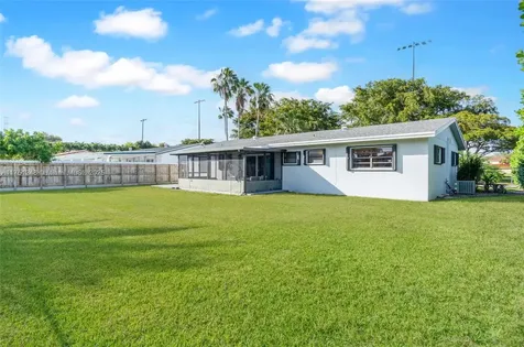 9720 SW 185th Terrace Cutler Bay FL 33157