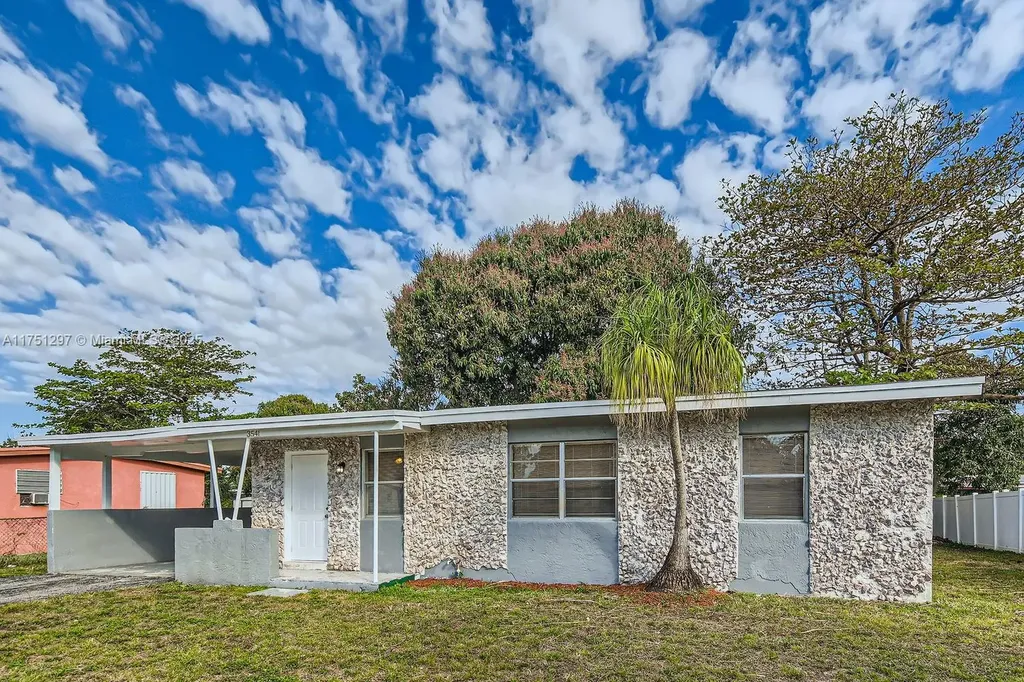 3541 NW 2nd Street Lauderhill FL 33311