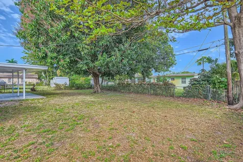 3541 NW 2nd Street Lauderhill FL 33311