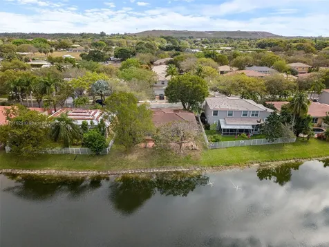 4387 NW 42nd Terrace Coconut Creek FL 33073