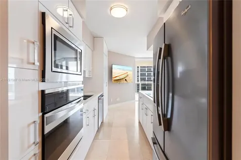 4779 Collins Avenue Miami Beach FL 33140