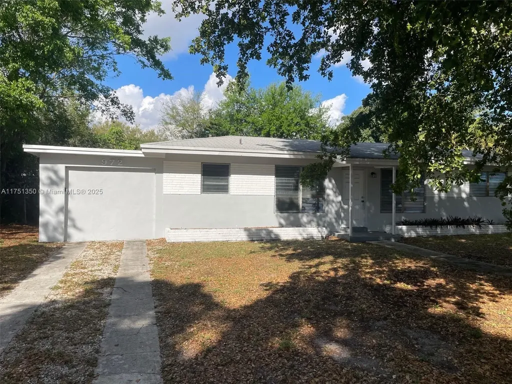 972 Pine Ridge Drive Plantation FL 33317