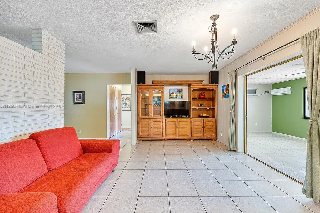 2381 SW 34th Avenue Fort Lauderdale FL 33312