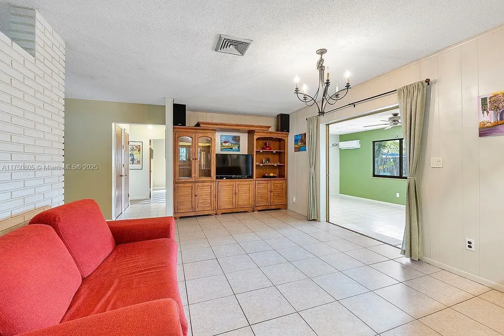 2381 SW 34th Avenue Fort Lauderdale FL 33312