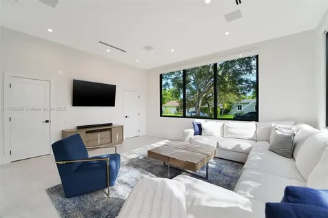 4321 SW 11th Street Miami FL 33134