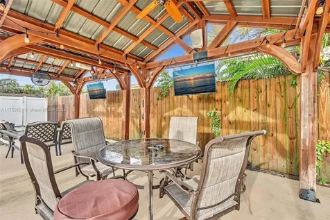 6960 SW 15th Street Pembroke Pines FL 33023