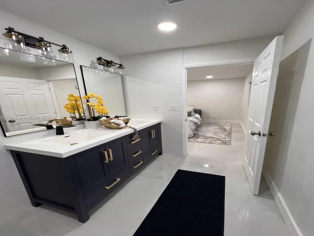 2807 NW 9th Street Fort Lauderdale FL 33311