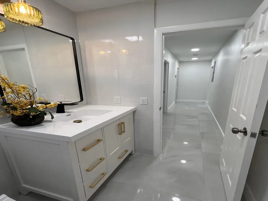 2807 NW 9th Street Fort Lauderdale FL 33311