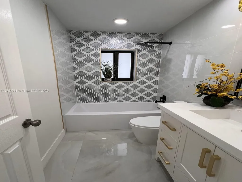 2807 NW 9th Street Fort Lauderdale FL 33311