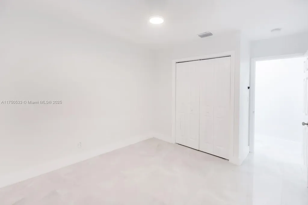 2807 NW 9th Street Fort Lauderdale FL 33311