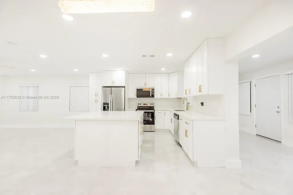 2807 NW 9th Street Fort Lauderdale FL 33311