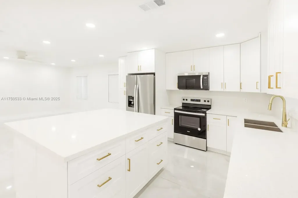 2807 NW 9th Street Fort Lauderdale FL 33311