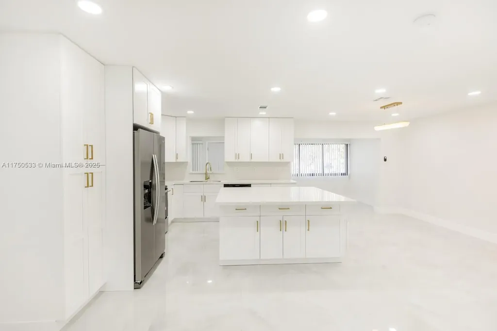 2807 NW 9th Street Fort Lauderdale FL 33311