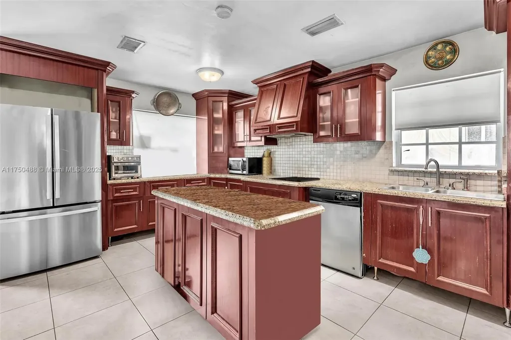 2631 NE 214th Street Miami FL 33180