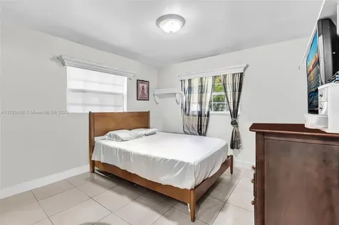 2631 NE 214th Street Miami FL 33180