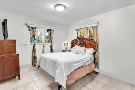 2631 NE 214th Street Miami FL 33180