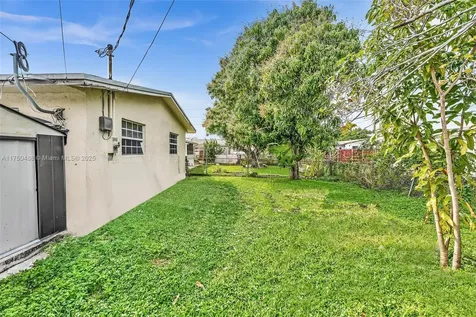 2631 NE 214th Street Miami FL 33180