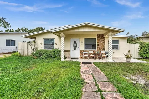 2631 NE 214th Street Miami FL 33180