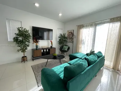 302 NW 11th Court Florida City FL 33034