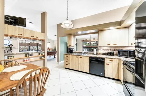 6910 W Wedgewood Avenue Davie FL 33331