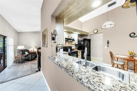 6910 W Wedgewood Avenue Davie FL 33331