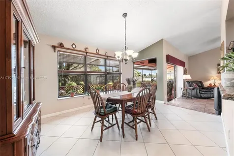 6910 W Wedgewood Avenue Davie FL 33331