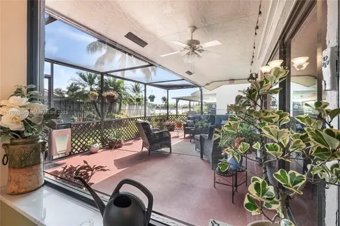 6910 W Wedgewood Avenue Davie FL 33331