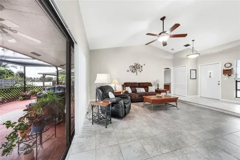 6910 W Wedgewood Avenue Davie FL 33331