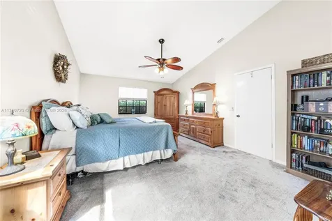 6910 W Wedgewood Avenue Davie FL 33331