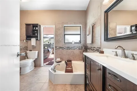 6910 W Wedgewood Avenue Davie FL 33331