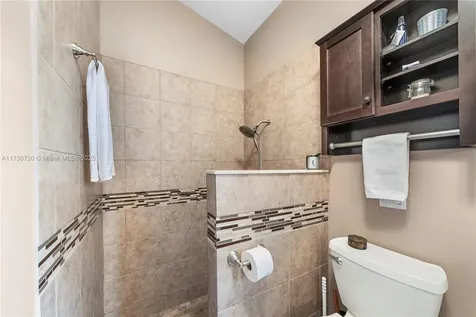 6910 W Wedgewood Avenue Davie FL 33331
